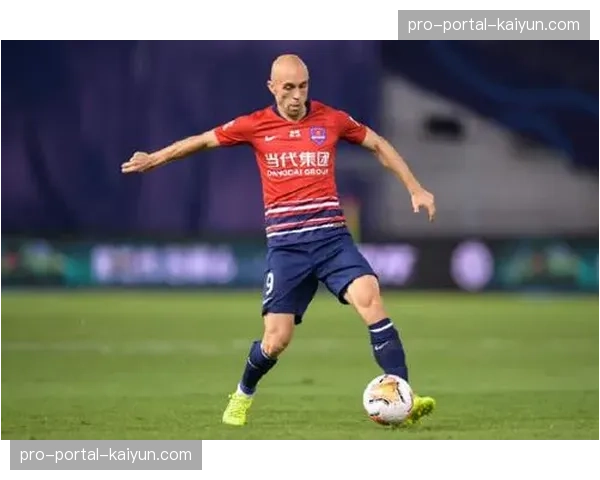 雷恩后卫阿德里安-特鲁弗特专访：谈如何在比赛中根据指令切换防守模式